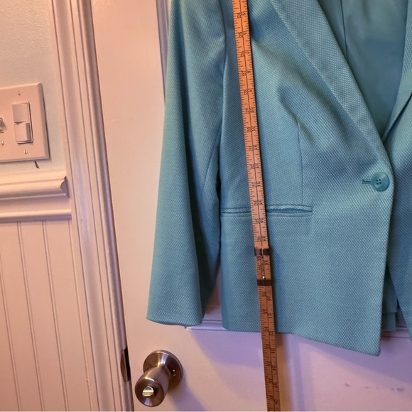 The Limited Blue Blazer Classic Notched Lapel Tailored Fit - Picture 10 of 12